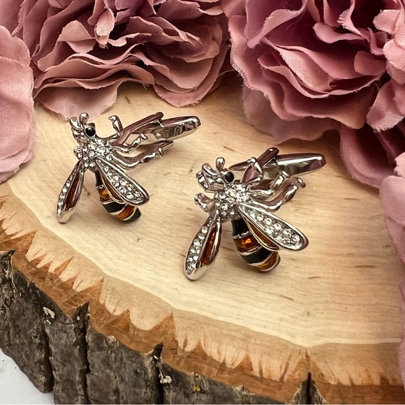 Crystal Amber and Black Bumblebee Wasp Cufflinks - Picture 5 of 16